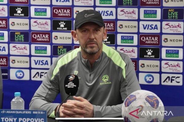 Tony Popovic Menegaskan Pentingnya Kedisiplinan dan Kesabaran Tim Saat Hadapi Indonesia Tony Popovic Menegaskan Pentingnya Kedisiplinan dan Kesabaran Tim Saat Hadapi Indonesia