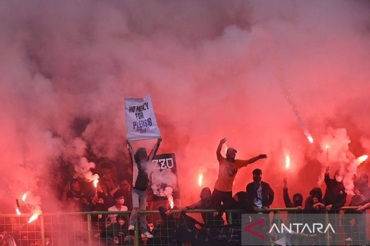 Erick Thohir Menyiratkan Larangan Suporter Tamu di Liga 1 Akan Diteruskan