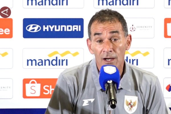 Berikut adalah beberapa alternatif judul yang bisa digunakan:

1. "Evaluasi Pelatih Timnas U-23 Pasca Keberhasilan Melaju ke Semifinal AFF U-23"
2. "Refleksi Pelatih Timnas U-23 Setelah Sukses Menembus Semifinal AFF U-23"
3. "Analisis Pelatih Timnas U-23 Setelah Lolos ke Semifinal AFF U-23"
4. "Pemikiran Pelatih Timnas U-23 Usai Memastikan Tempat di Semifinal AFF U-23"
5. "Penilaian Pelatih Timnas U-23 setelah Capaian Semifinal AFF U-23"

Silakan pilih yang paling sesuai atau gunakan sebagai inspirasi untuk judul yang diinginkan!