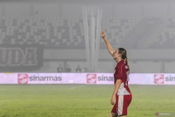 Isa Warps Dedikasikan Gol Spesial untuk Nenek Tercinta