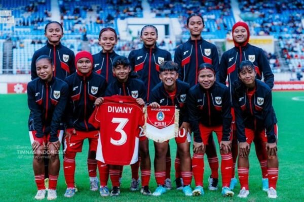 Berikut beberapa alternatif judul untuk "Timnas Indonesia gagal lolos ke Piala Asia Putri U-20 2026":

1. "Timnas Putri U-20 Indonesia Tidak Berhasil Melaju ke Piala Asia 2026"
2. "Kegagalan Timnas Indonesia Putri U-20 dalam Kualifikasi Piala Asia 2026"
3. "Timnas U-20 Perempuan Indonesia Terhenti di Kualifikasi Piala Asia 2026"
4. "Indonesia Putri U-20 Gagal Mencetak Sejarah di Piala Asia 2026"
5. "Harapan Timnas Indonesia Putri U-20 Pupus di Kualifikasi Piala Asia 2026"
6. "Piala Asia Putri U-20 2026: Timnas Indonesia Tak Dapat Tiket"
7. "Hasil Mengecewakan: Timnas Indonesia Putri U-20 Tak Lolos Piala Asia 2026"
8. "Langkah Timnas U-20 Perempuan Indonesia Terhenti: Tidak Lolos ke Piala Asia 2026"
9. "Timnas Putri U-20 Indonesia Kehilangan Peluang di Piala Asia 2026"
10. "Kegagalan Menyentuh Piala Asia 2026 Oleh Timnas Indonesia U-20 Putri"

Silakan pilih salah satu yang sesuai, atau gunakan sebagai inspirasi!