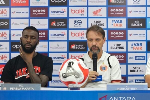 Peluang Gustavo Almeida Diturunkan Pelatih Persija Saat Hadapi PSM